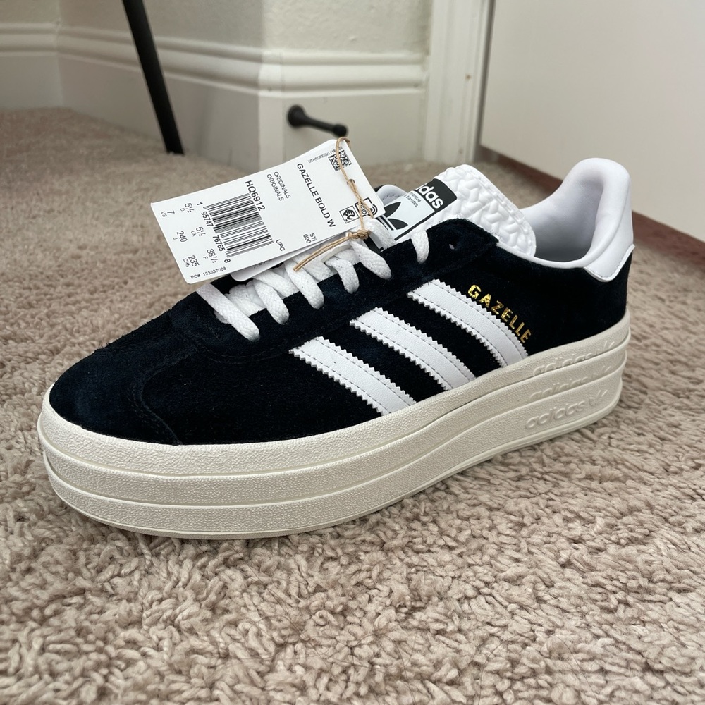 Adidas Gazelle- Black Size 7